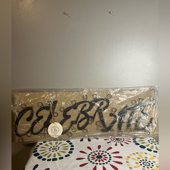 NWT Mary & Martha Metal Celebrate Cardholder - Picture 1 of 4